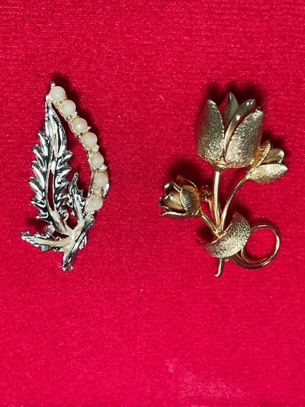 Vintage 2pc Gold Tone Tulip Bouquet & Faux Pearl Leaf Brooch Set